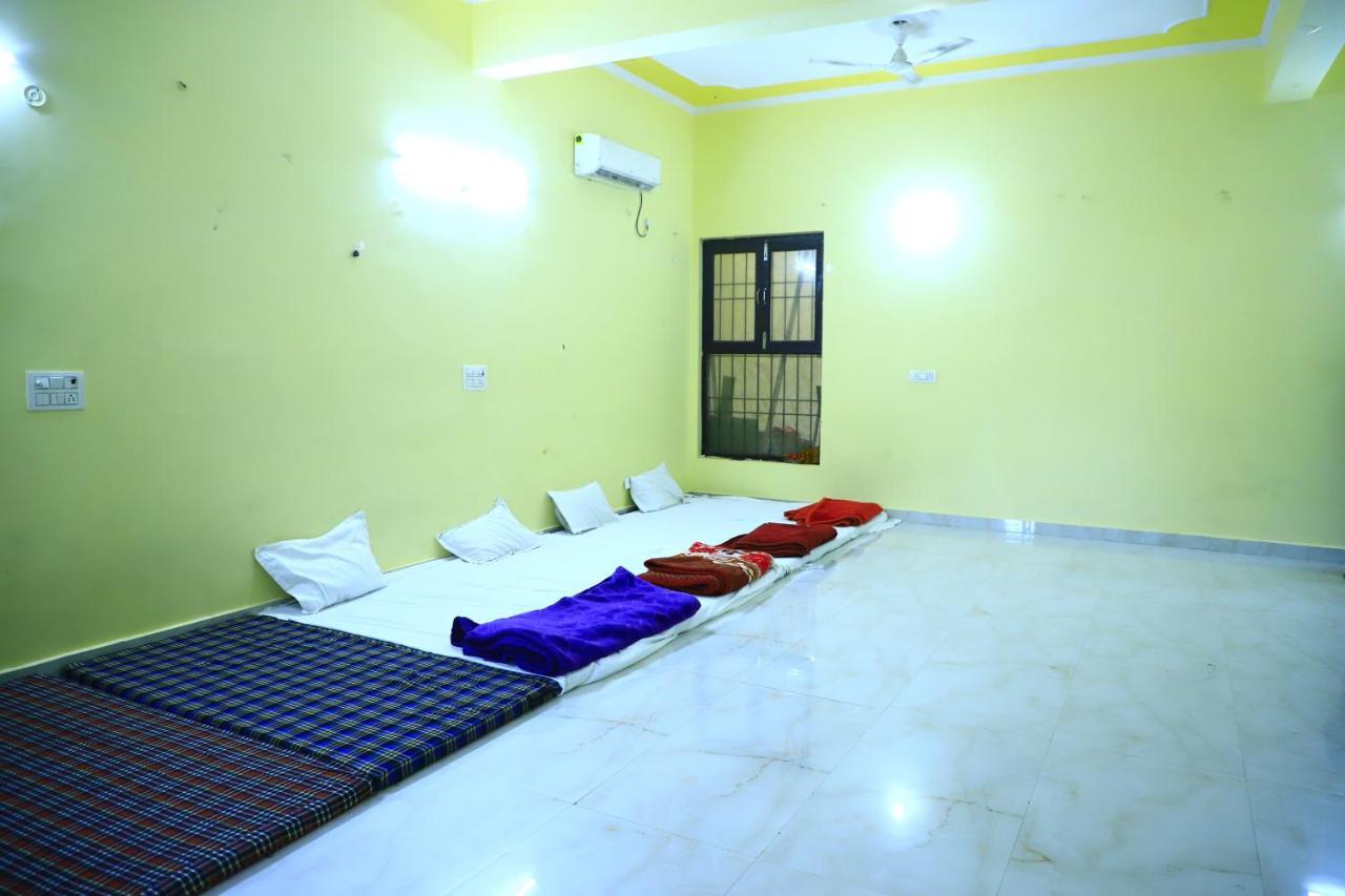 Shivraj Homestay มถุรา ภายนอก รูปภาพ