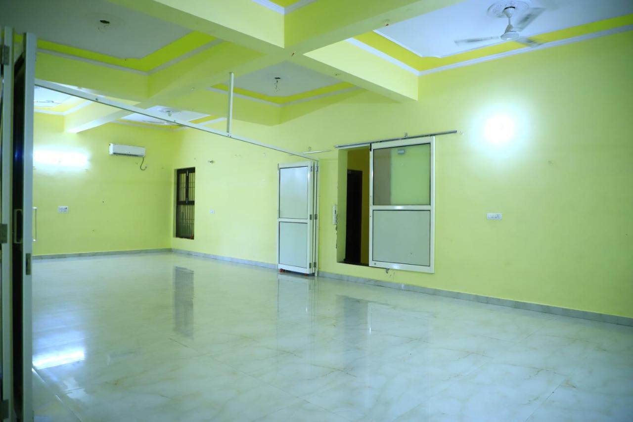Shivraj Homestay มถุรา ภายนอก รูปภาพ