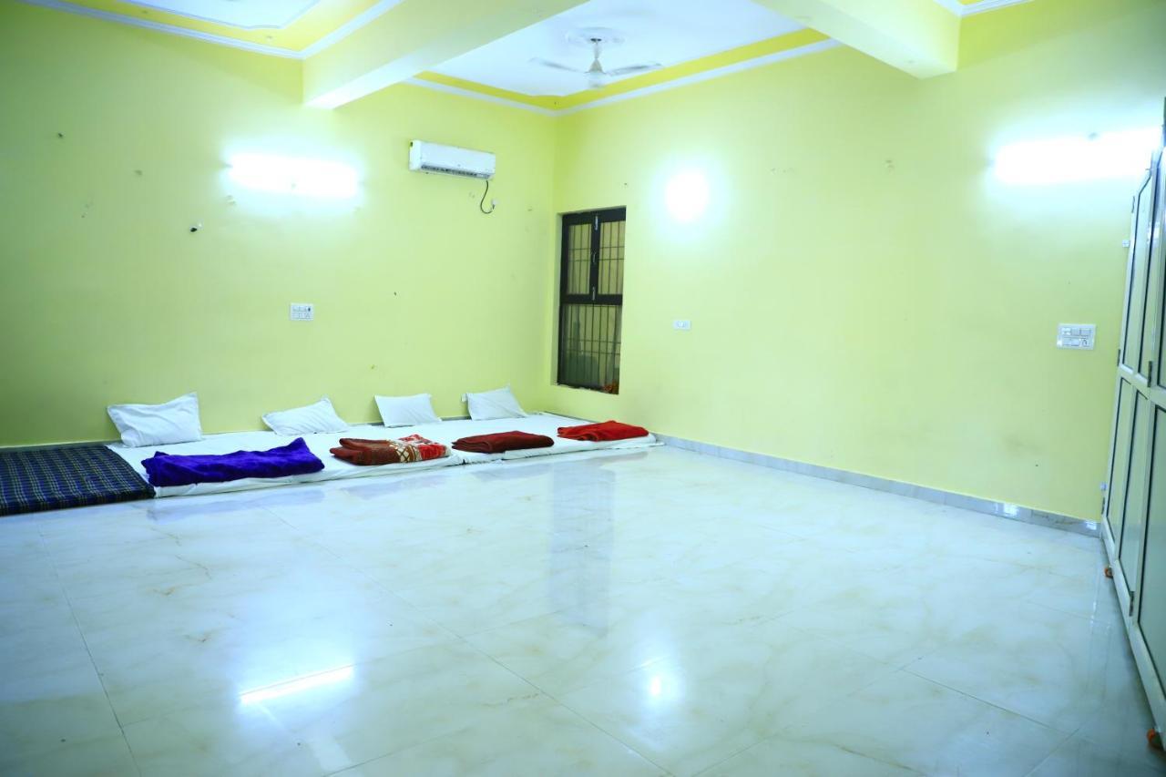 Shivraj Homestay มถุรา ภายนอก รูปภาพ