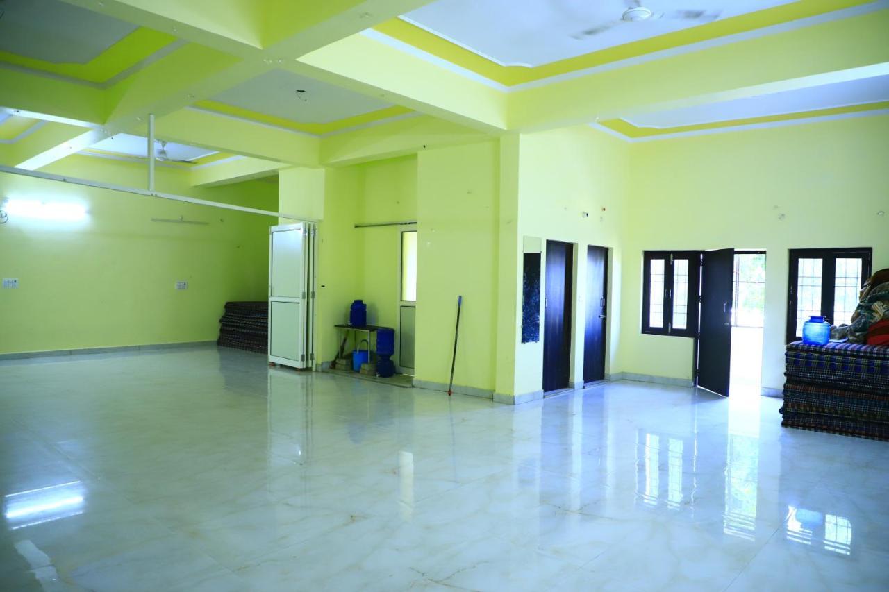 Shivraj Homestay มถุรา ภายนอก รูปภาพ
