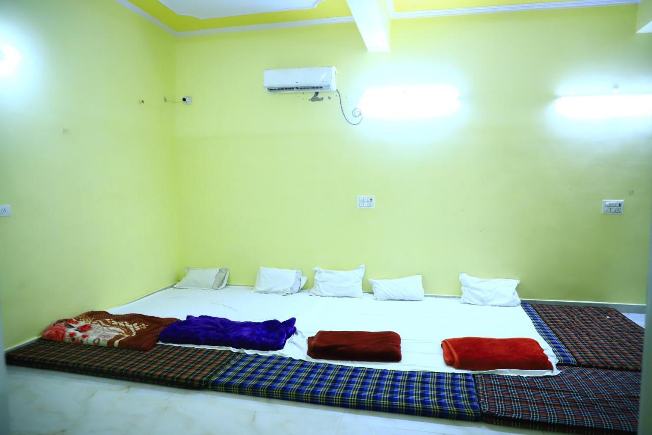 Shivraj Homestay มถุรา ภายนอก รูปภาพ