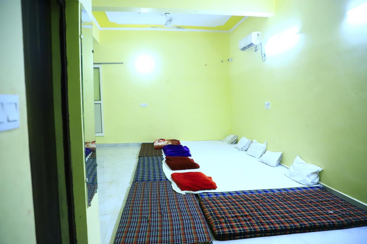 Shivraj Homestay มถุรา ภายนอก รูปภาพ