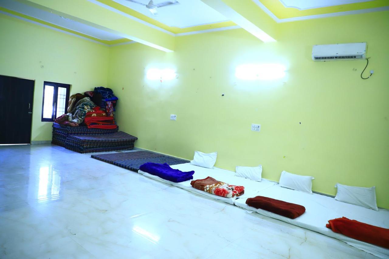 Shivraj Homestay มถุรา ภายนอก รูปภาพ