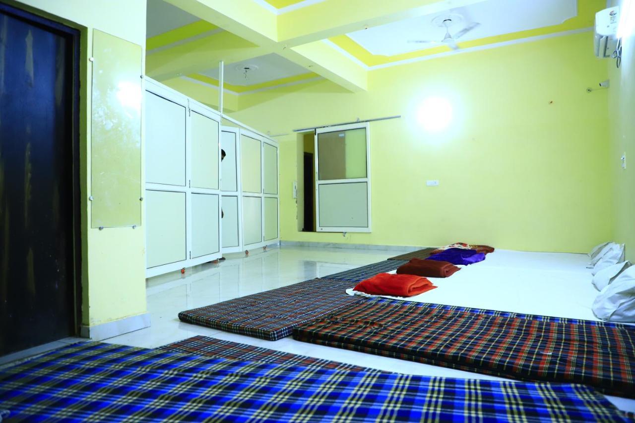 Shivraj Homestay มถุรา ภายนอก รูปภาพ
